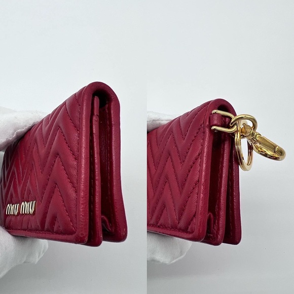 ❌SOLD❌Authentic Miu Miu lambskin card holder / key cles - Picture 6 of 9